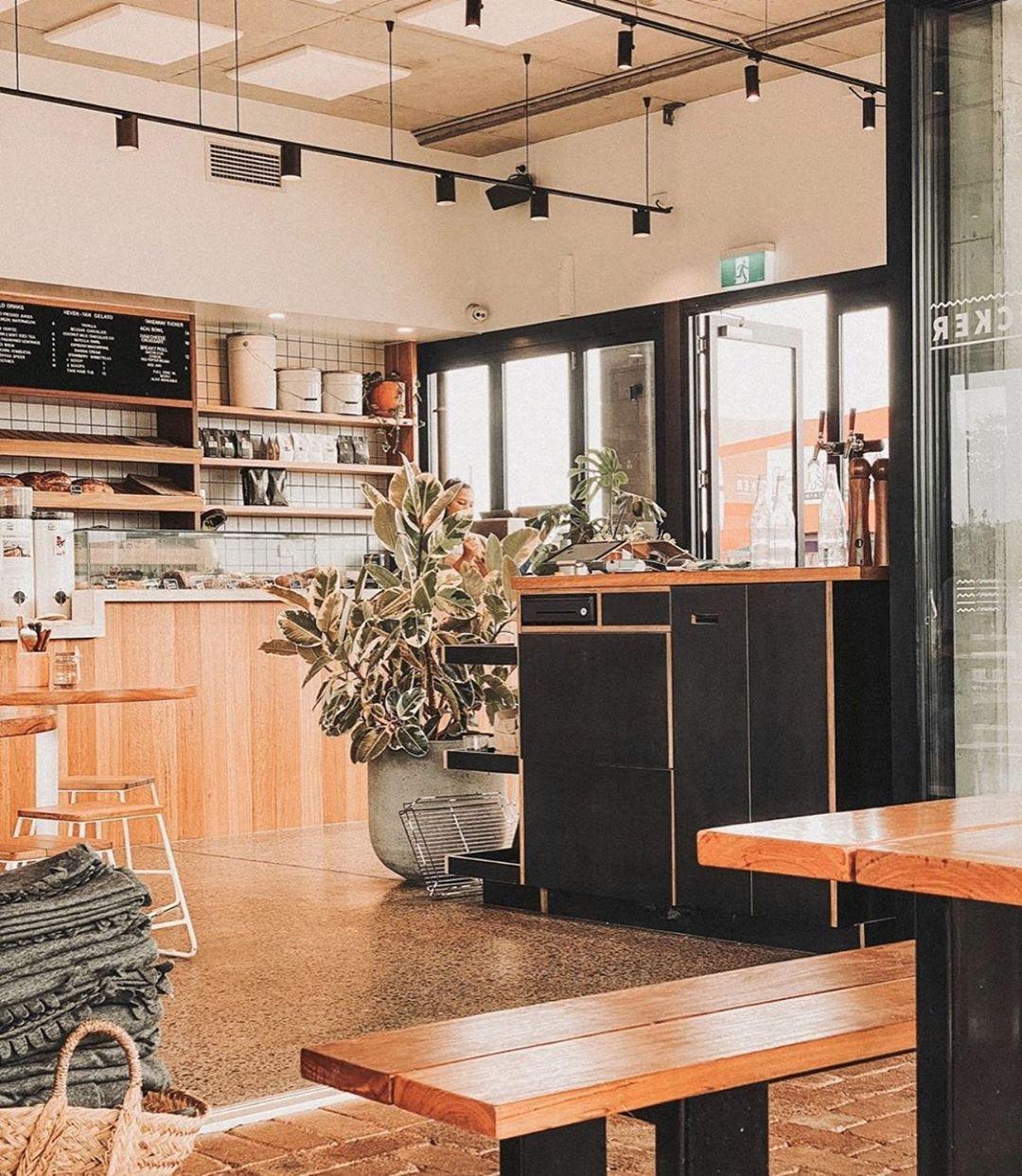 CAFE PARTNERS: Tucker Casuarina – Blackboard Coffee Roasters